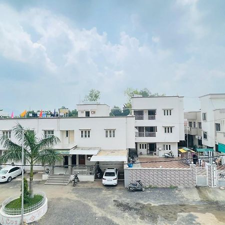 Hotel Rajdhani And Guest House Gujarat - Best Family Hotel In Halol Near Pavagadh And Halol Gidc Exteriör bild
