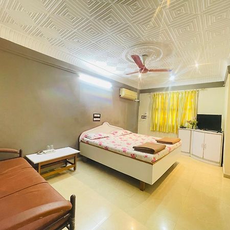 Hotel Rajdhani And Guest House Gujarat - Best Family Hotel In Halol Near Pavagadh And Halol Gidc Exteriör bild