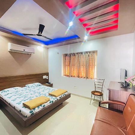 Hotel Rajdhani And Guest House Gujarat - Best Family Hotel In Halol Near Pavagadh And Halol Gidc Exteriör bild