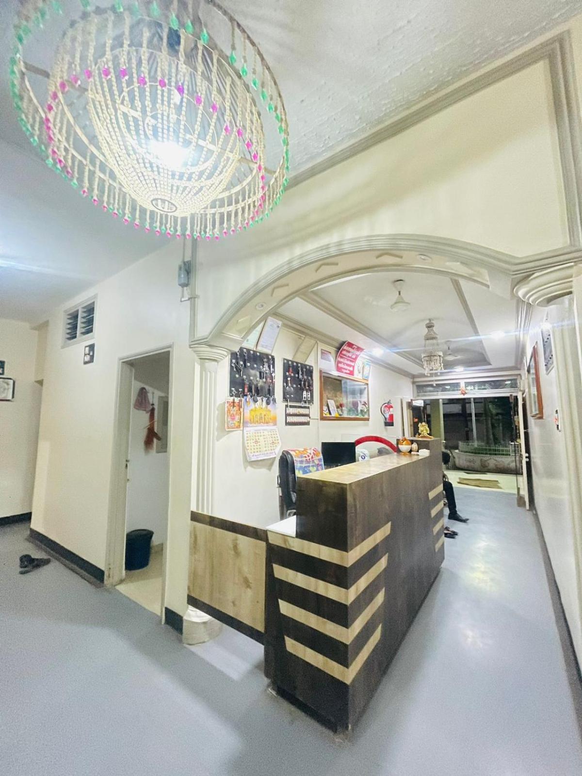 Hotel Rajdhani And Guest House Gujarat - Best Family Hotel In Halol Near Pavagadh And Halol Gidc Exteriör bild