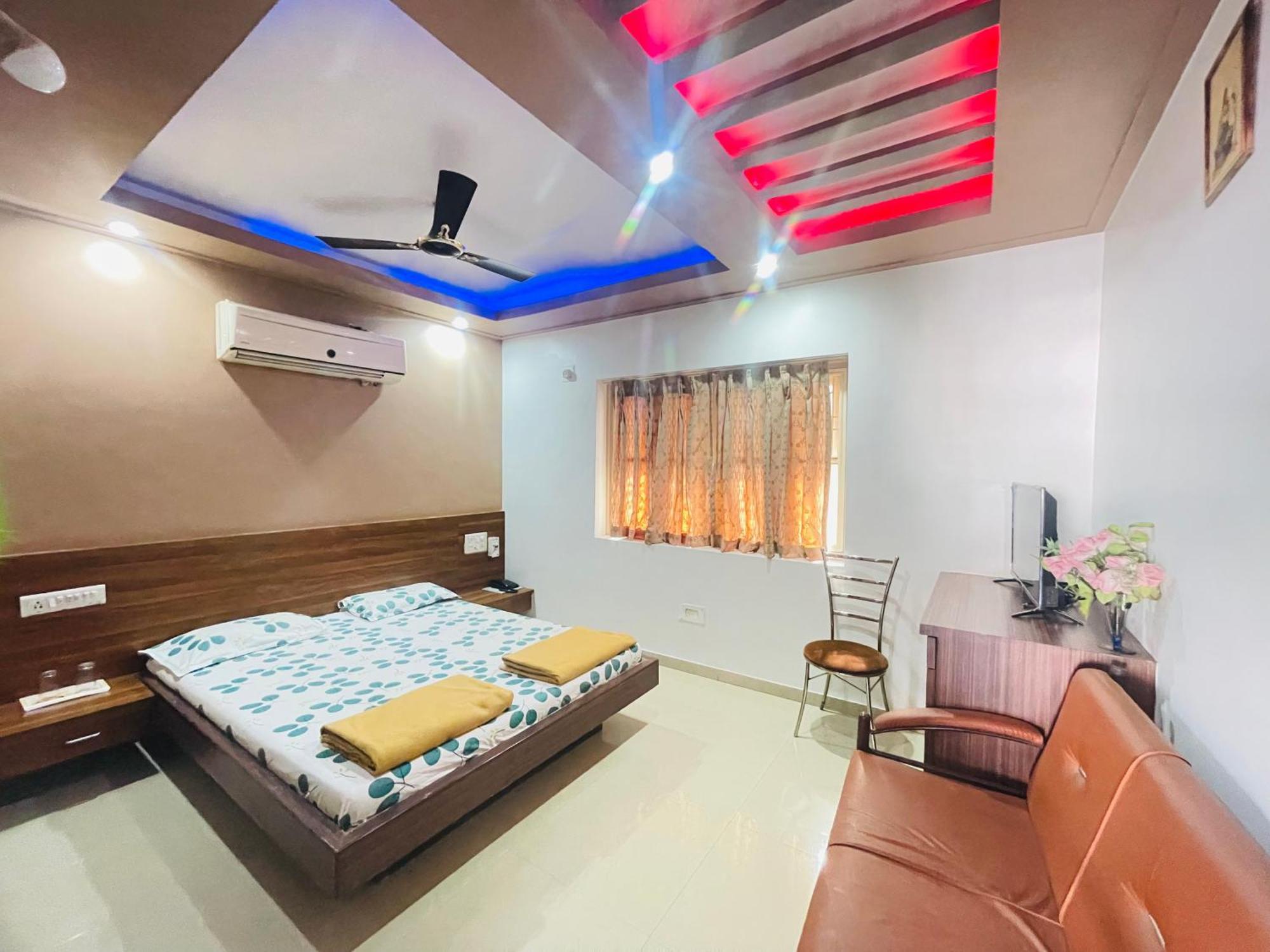 Hotel Rajdhani And Guest House Gujarat - Best Family Hotel In Halol Near Pavagadh And Halol Gidc Exteriör bild